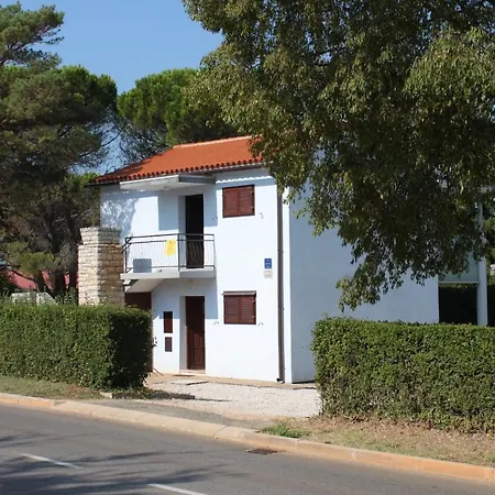 Apartment By The Sea Dajla, Novigrad - 3376 *