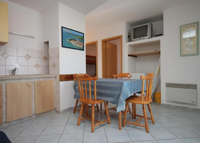 Apartment By The Sea Dajla, Novigrad - 3376 *
